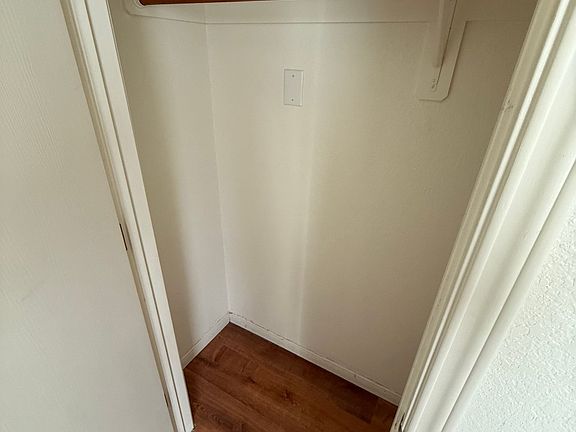 5th image of 1301 Chips APT B