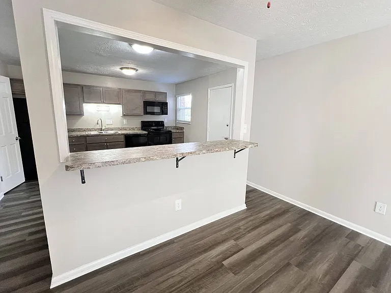 Revere Village Apartments — Photo 91