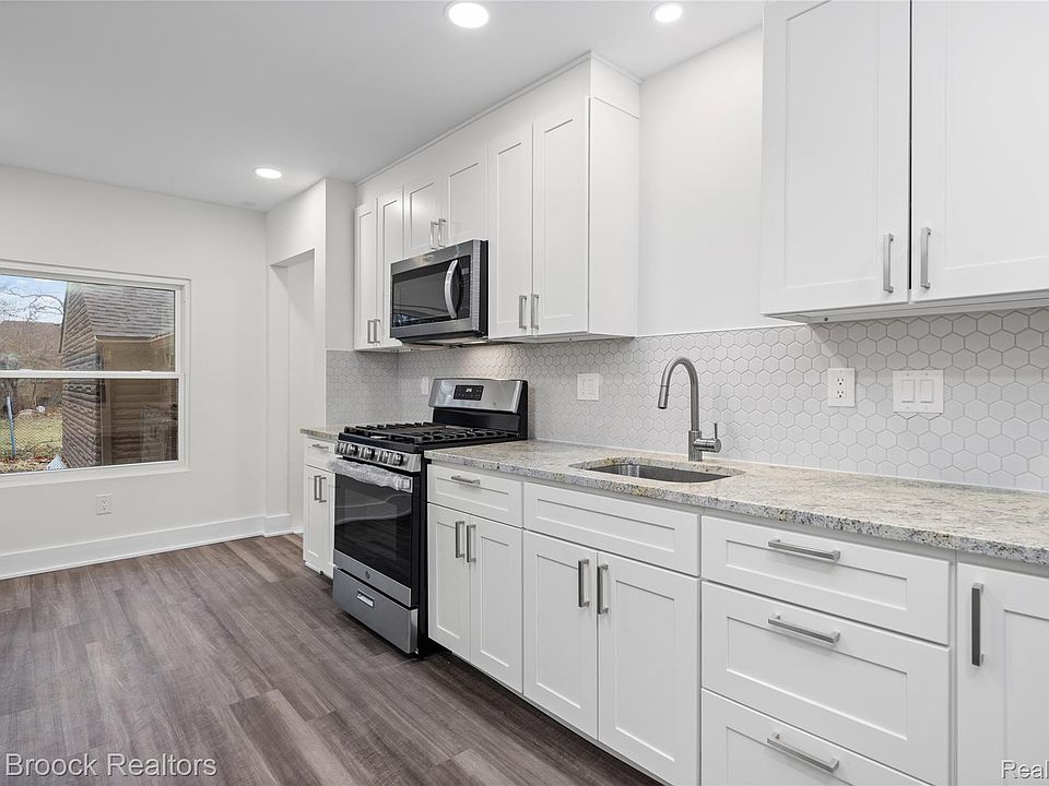 17348 Hilton St, photo 7