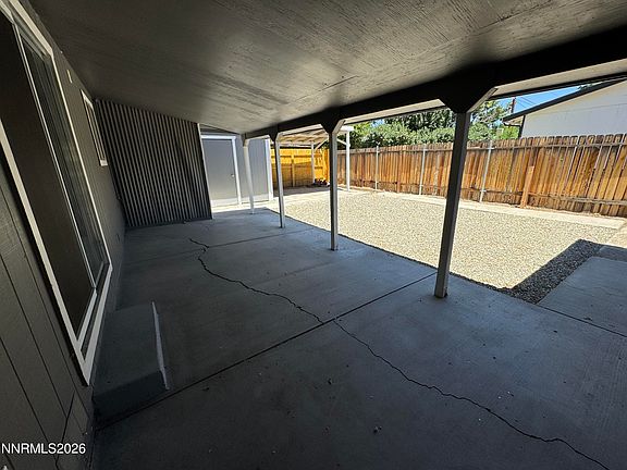 4th image of 1332 Toiyabe Ave