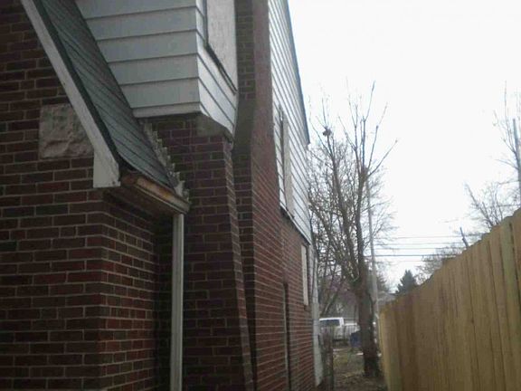 4th image of 1963 Sullivant Ave