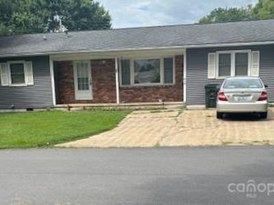 39 4th St, Waynesville, NC, 28786
