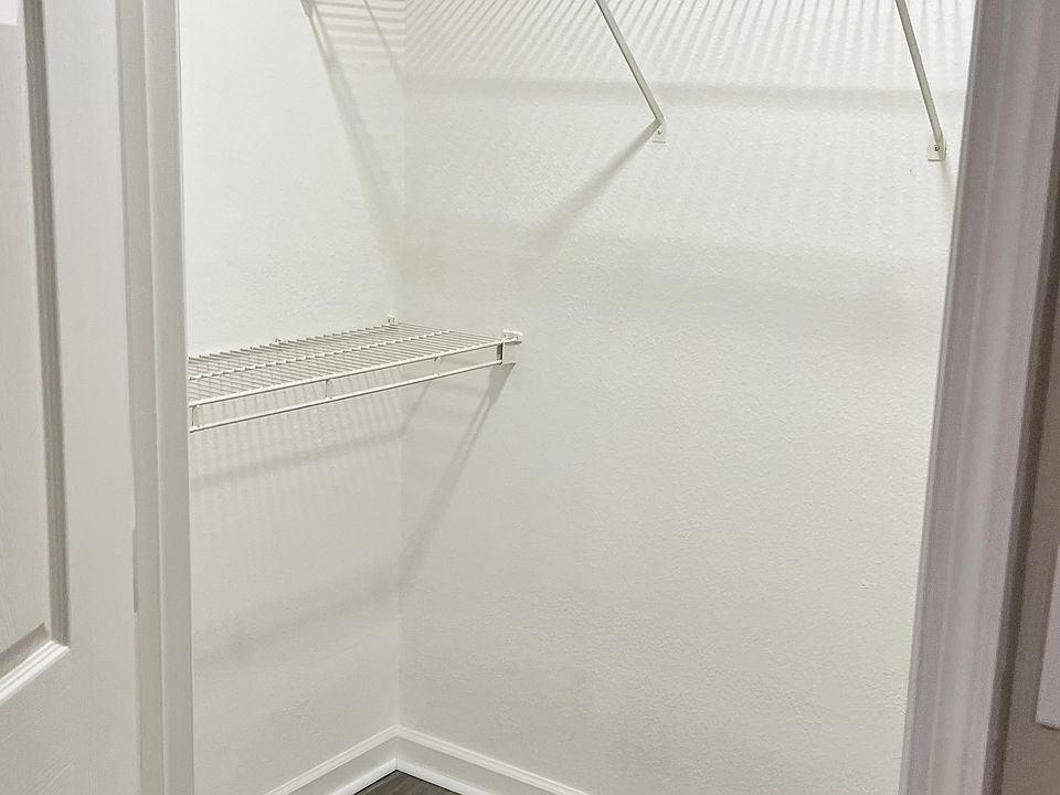 Bedroom Walk in Closet