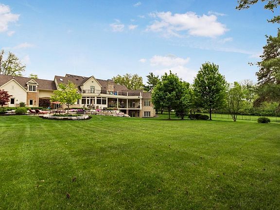 5th image of 3876 Rushmore Dr