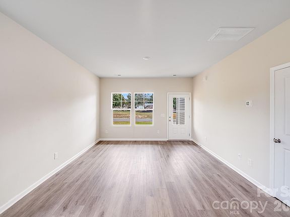 2nd image of 110 Peppervine Ln