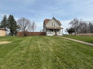 514 Center St, Garwin, IA 50632