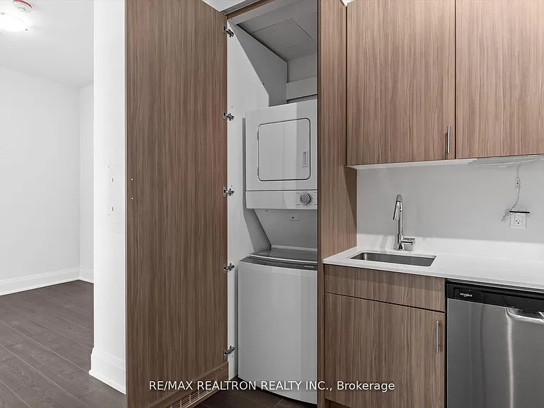 412 Silver Maple Rd #Penthouse 120 — Photo 17