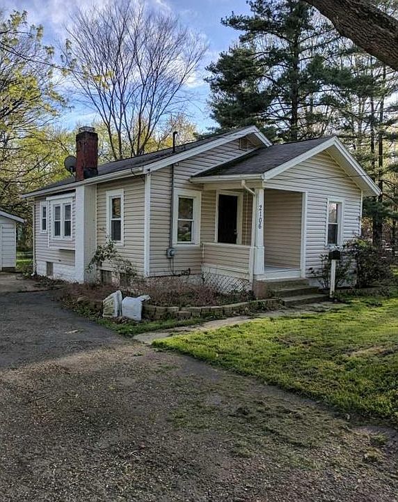 1st image of 2106 Marhofer Ave