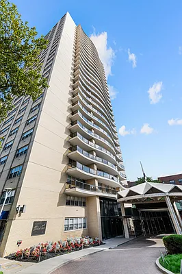 Sold by Compass | media 33