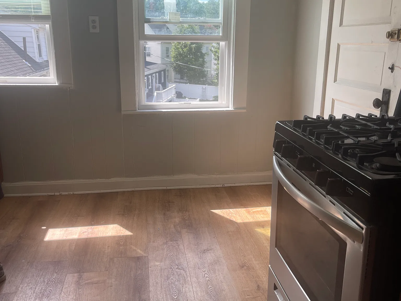 2 bed, 1000 sqft, $2,700 — Photo 3