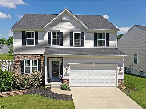 5th image of 1560 Crescent Dr