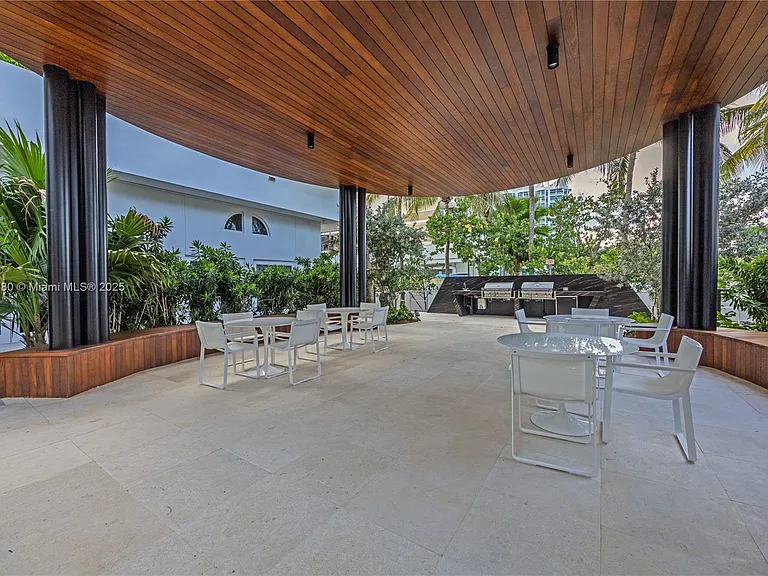 6365 Collins Ave #4106 — Photo 42