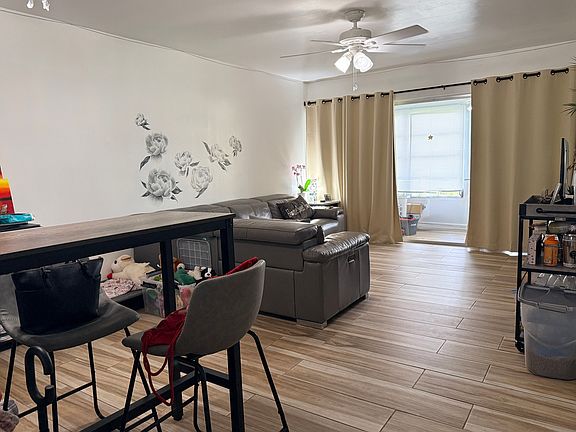 3rd image of 500 Davis Rd APT 26