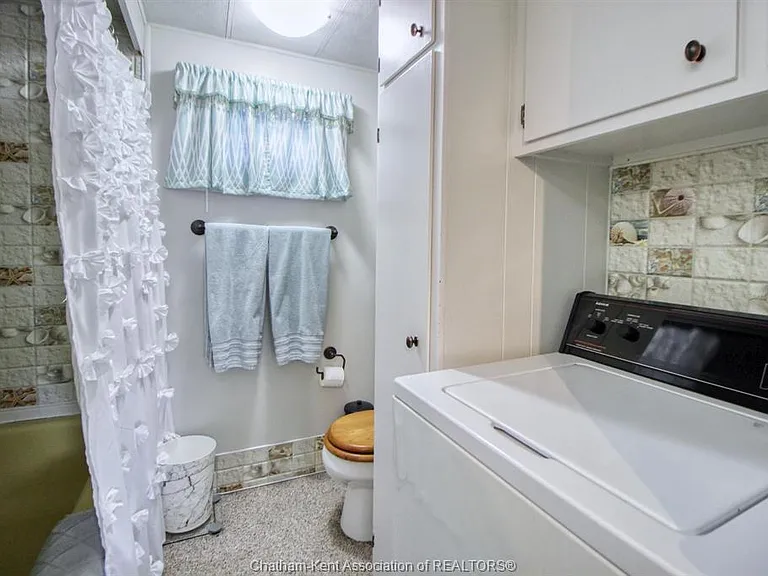 88 Essex Ct — Photo 11