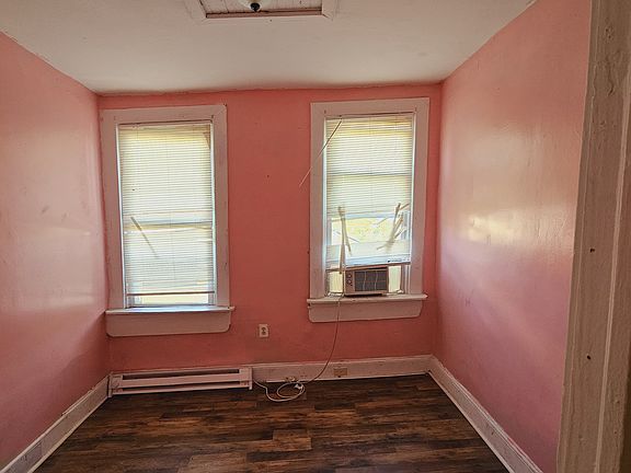3rd image of 11 S Hilton St