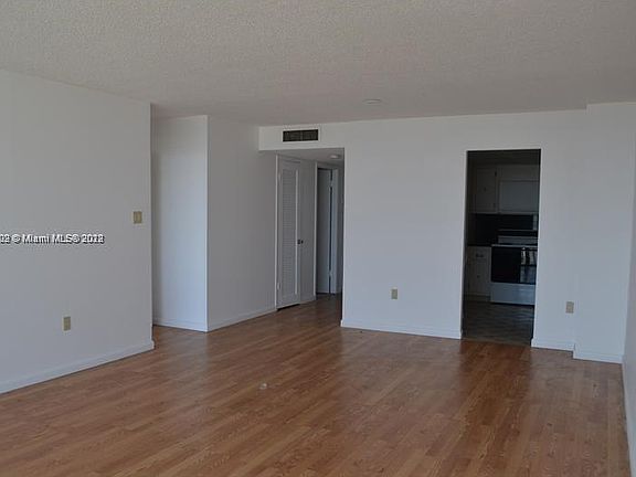 4th image of 18021 Biscayne Blvd APT 803
