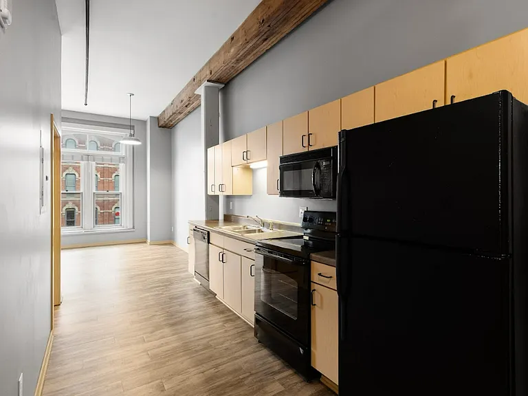 Court Ave Lofts — Photo 41