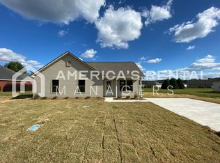 37 Sunlight Cir, Talladega, AL 35160