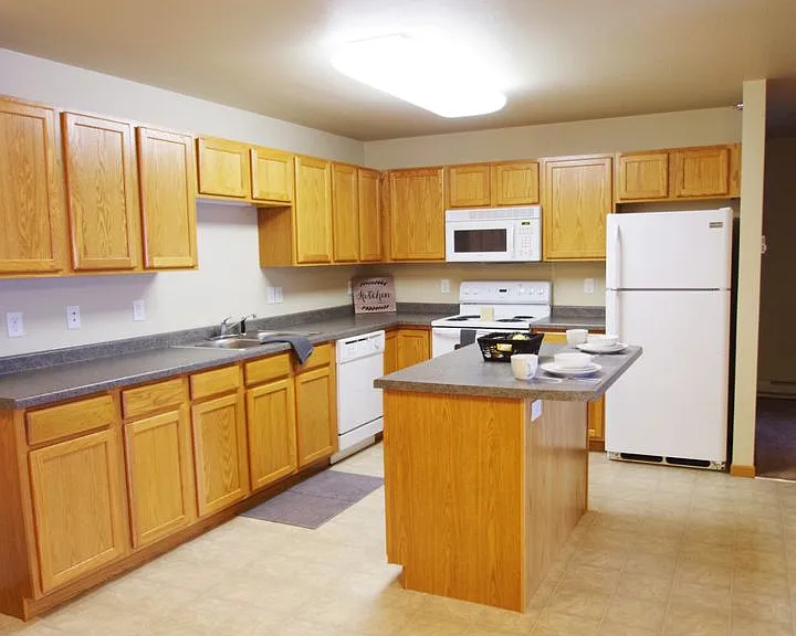 Belcastle Apartments — Photo 17