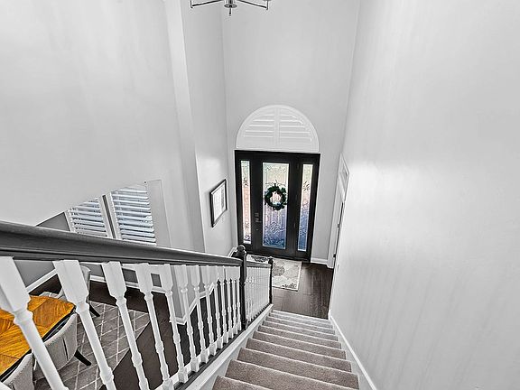 5th image of 203 Kenmore Ave