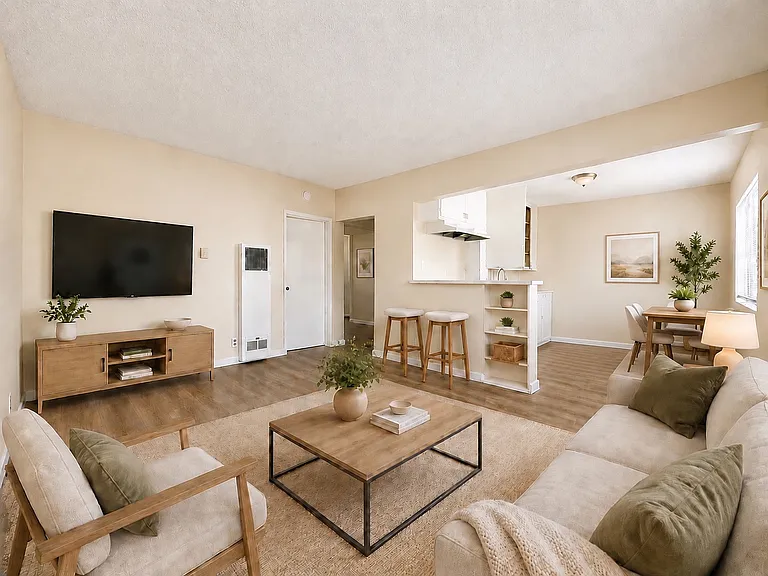 610 Orange Ave #7 — Photo 1