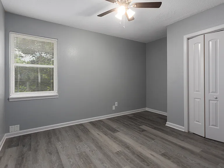 577 NW Valleybrook Rd — Photo 12