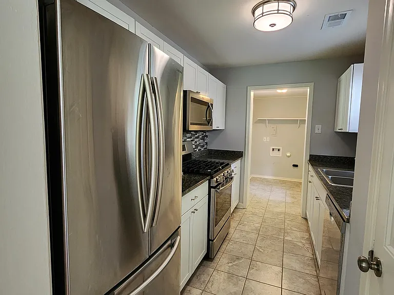 1355 Dearing Rd — Photo 12