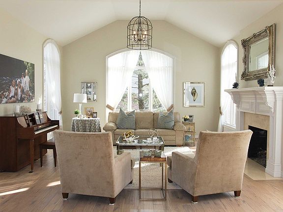 4th image of 2906 Vineyards Dr