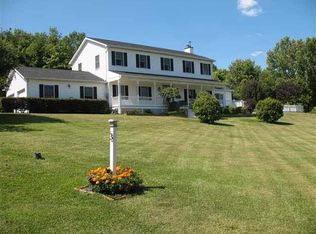 3 River Cliff Dr, Marlboro, NY 12542