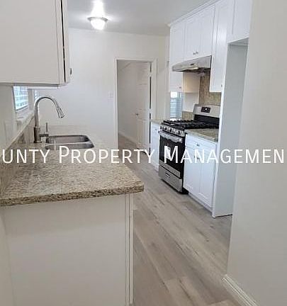 5th image of 706 Lindaraxa Park S