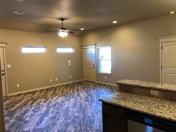 3rd image of 4927 Opal Ct