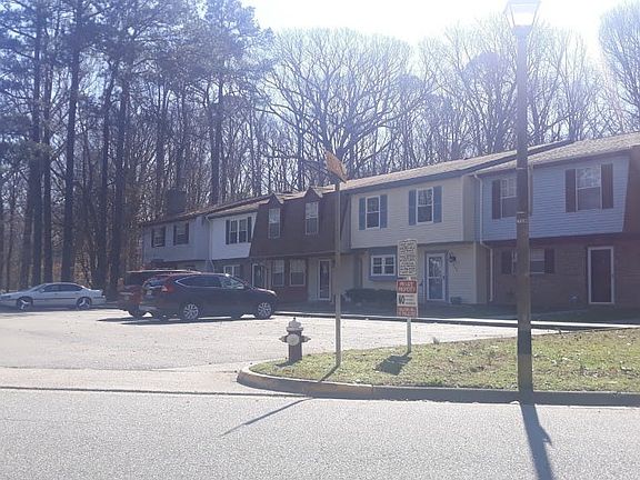 2nd image of 444 Youngs Mill Ln