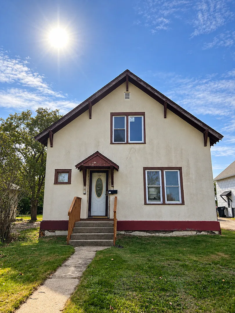 4 Bedroom Home — Photo 1