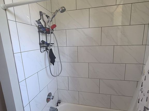 4th image of 1401 N Saint Clair St #1D