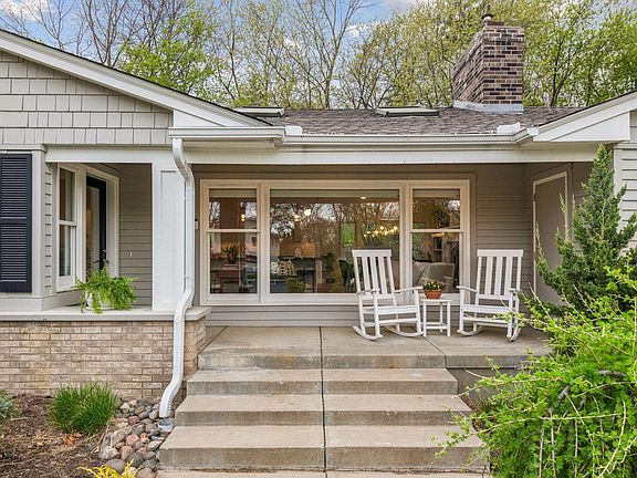 2nd image of 4904 Prescott Cir