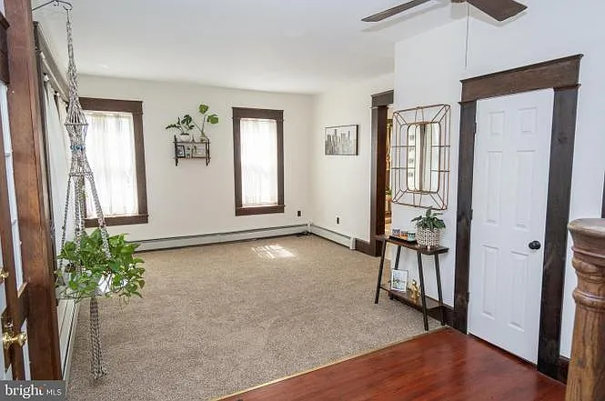 3 bed, 1476 sqft, $2,000 — Photo 2