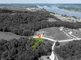 124 Riviera Dr, Bellevue, IA 52031