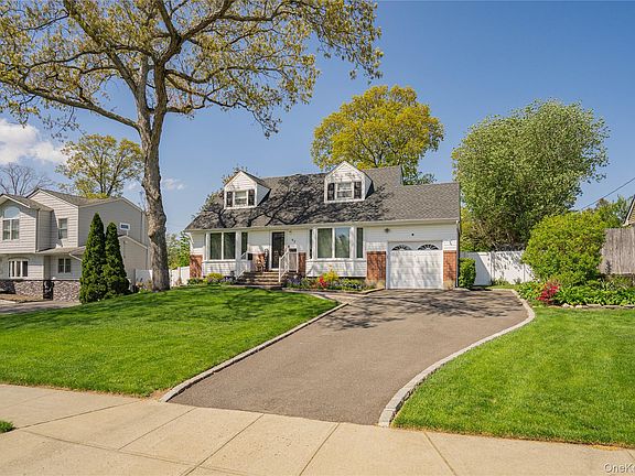 3rd image of 43 Genesee Drive