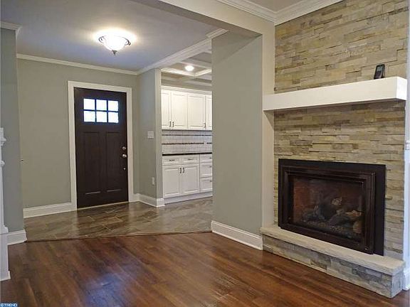 2nd image of 34 Forsythia Dr N