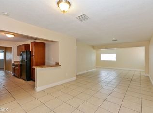 5572 SW 6th St, Margate, FL 33068