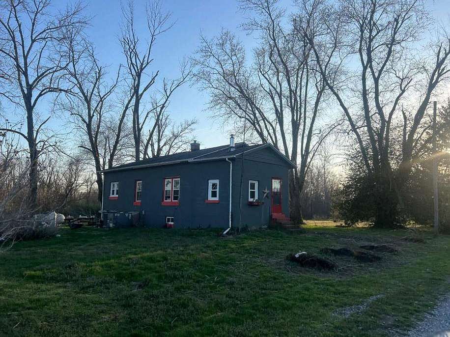 2nd image of 4450 Meyer Rd