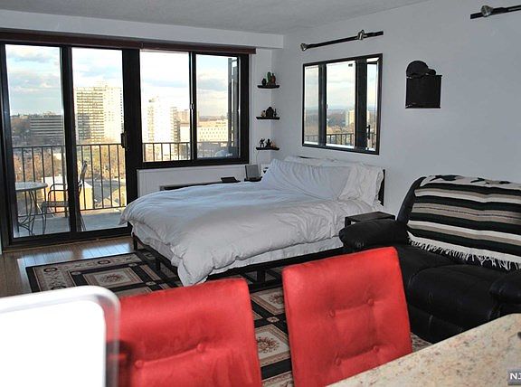 5th image of 1590 Anderson Ave APT 11D