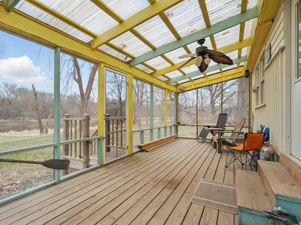 1435 Cedarview Dr, Muscatine, IA 52761
