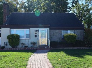 888 Centennial Ave, Baldwin, NY 11510