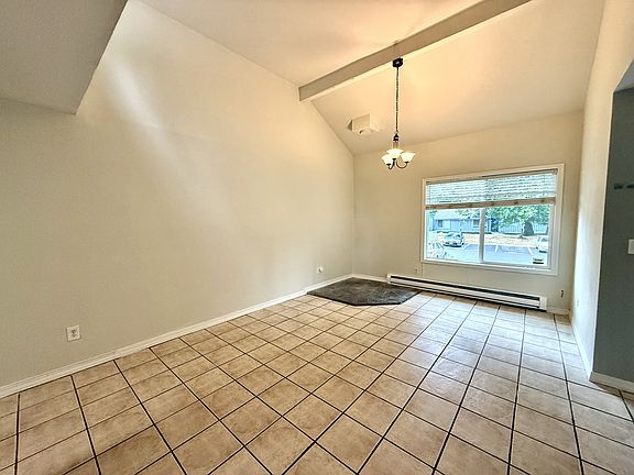 4th image of 4308 NE Sunset Blvd Unit U1