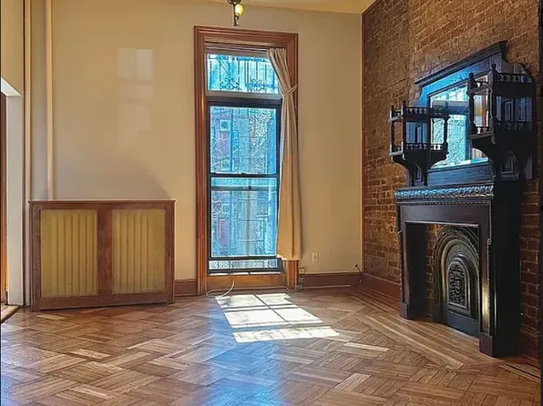 416 Bergen Street image 1 of 8