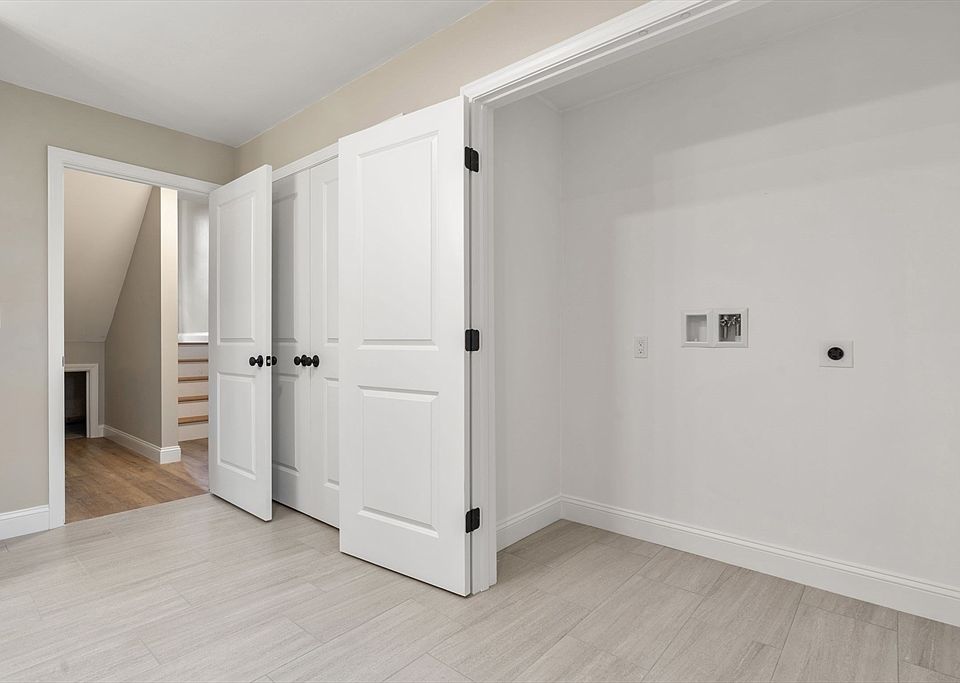 1st image of 1 Bronson St