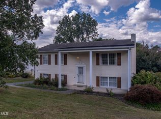 808 Peachdale Ln, Duncansville, PA 16635