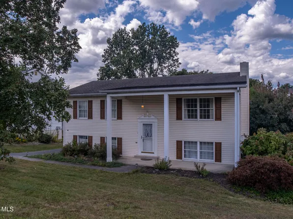 808 Peachdale Ln, Duncansville, PA 16635