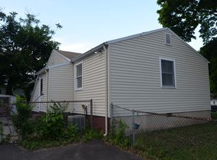 42 Bowen St, Hamden, CT 06514